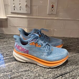 Women’s Hoka Clifton 9 Size 10
